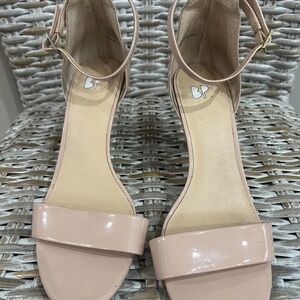 Nordstrom BP Size 8 Faux Patent Leather Ankle Strap Heel Sandals Nude 3" Heel
